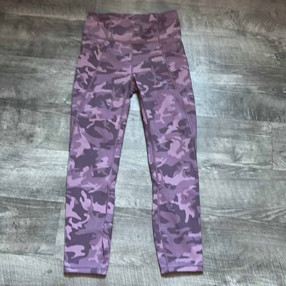 #102. Lululemon Time To Sweat Crop 23" - Picture 6 of 14